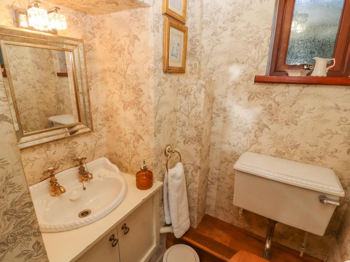 Clerk Beck Cottage Улверстон Экстерьер фото